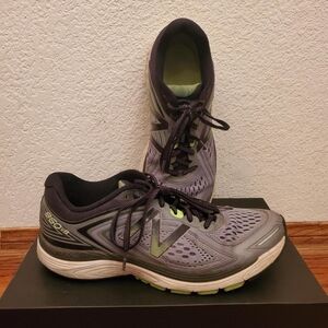 New Balance 860 v8 running shoes!!